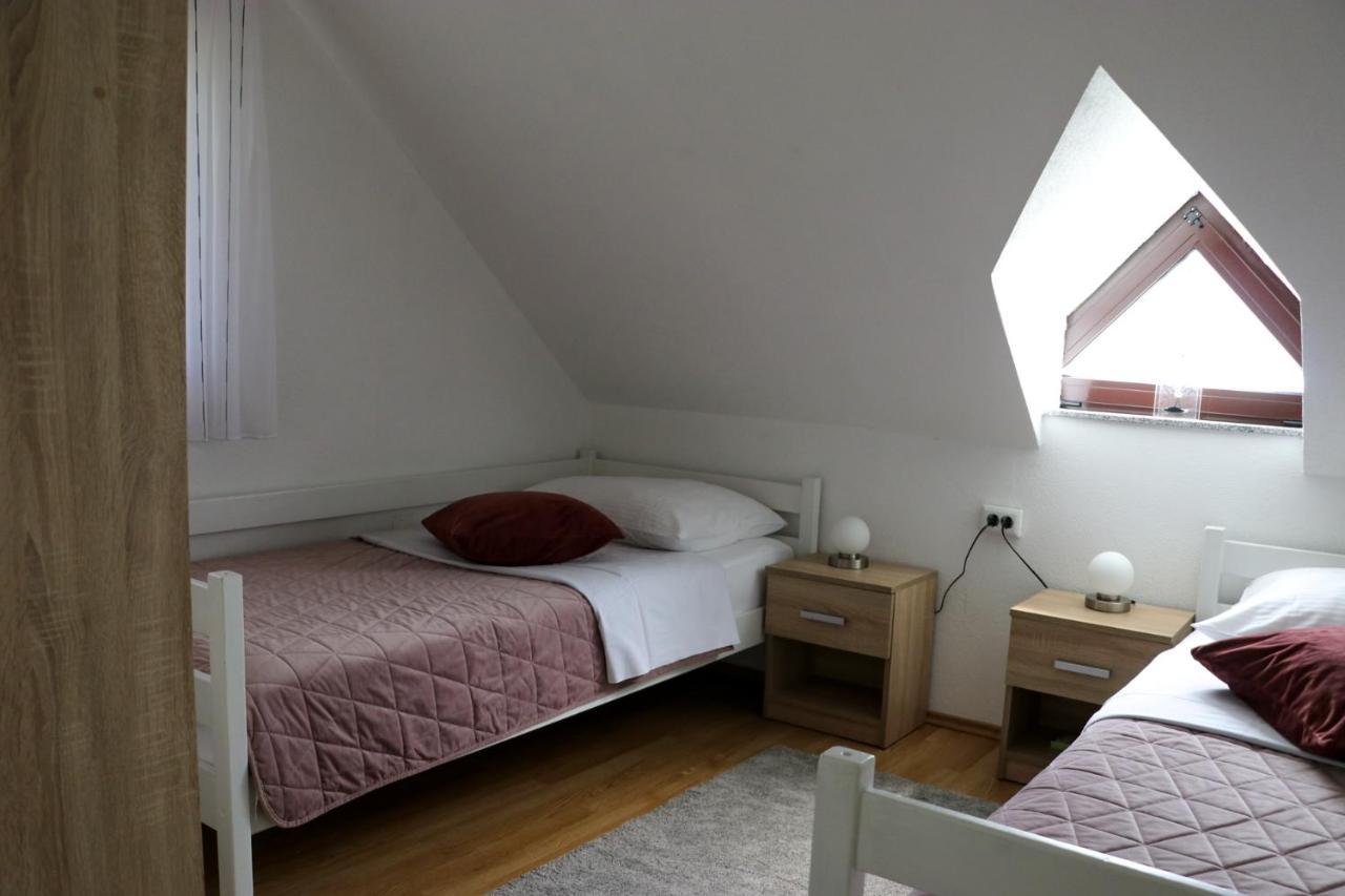 Apartment Filomena Smoljanac Esterno foto