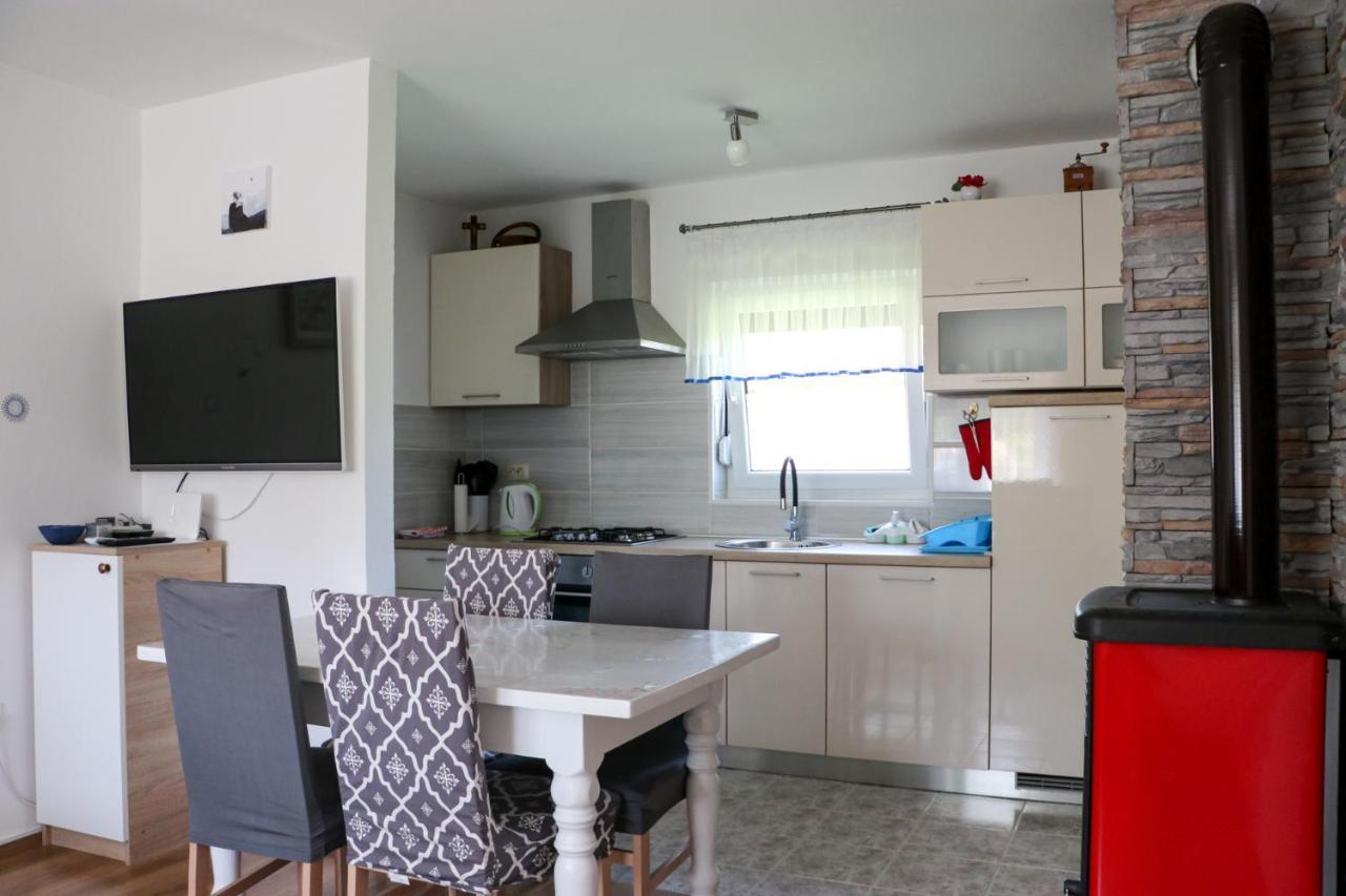 Apartment Filomena Smoljanac Esterno foto