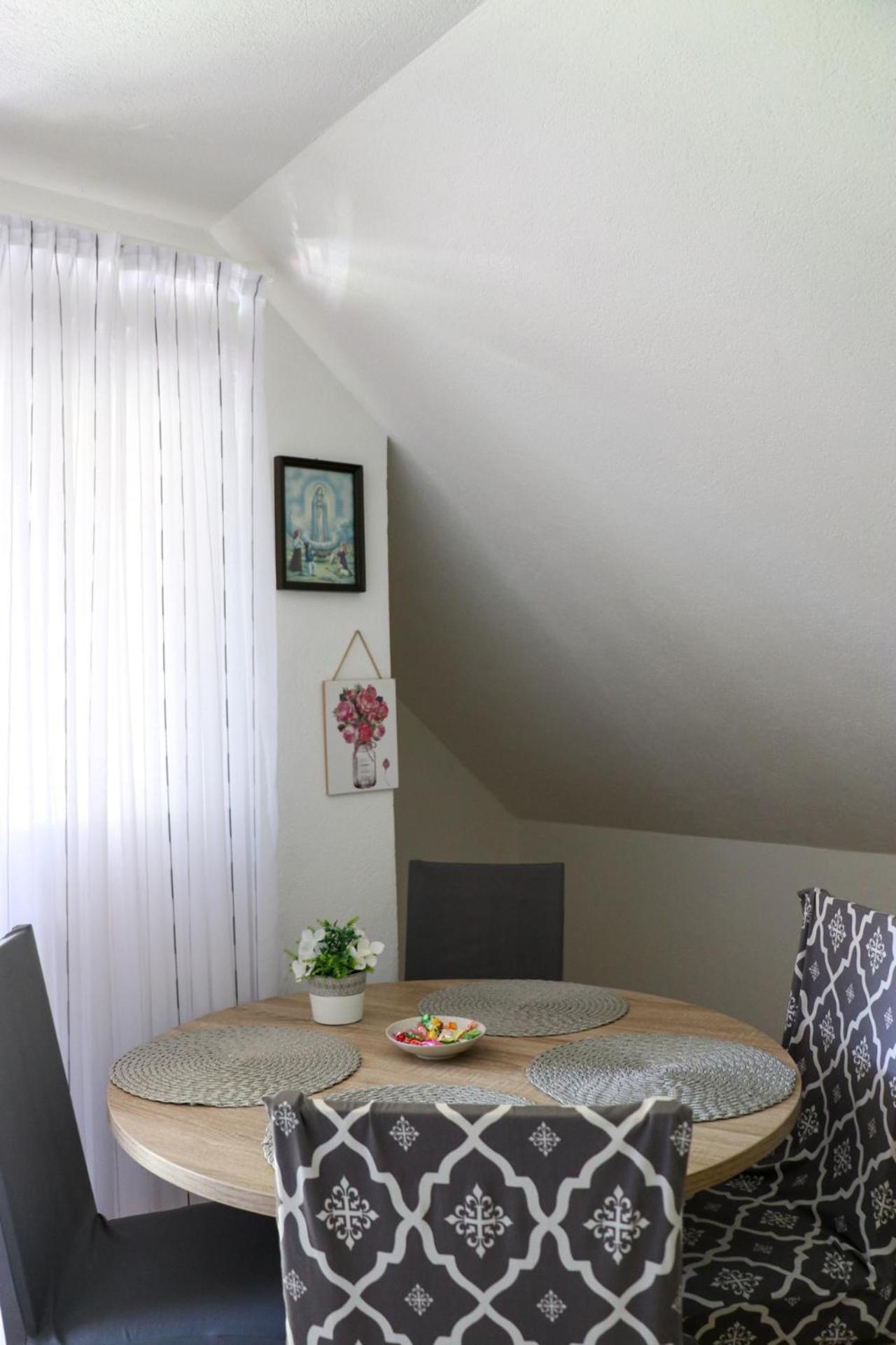 Apartment Filomena Smoljanac Esterno foto